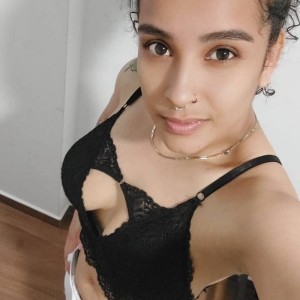 Latina ansiosa por sexo